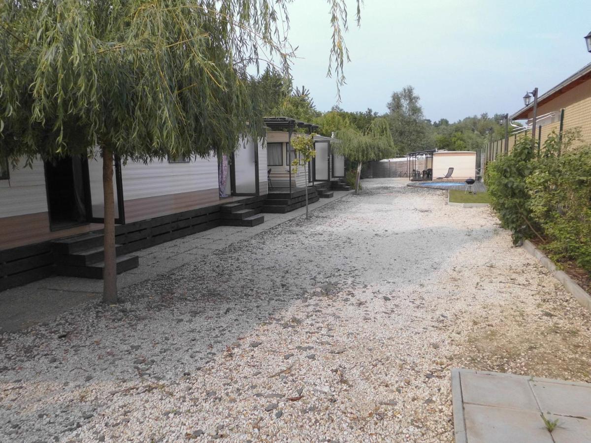 Kenge Apartmanok Balatonszárszó Exteriér fotografie